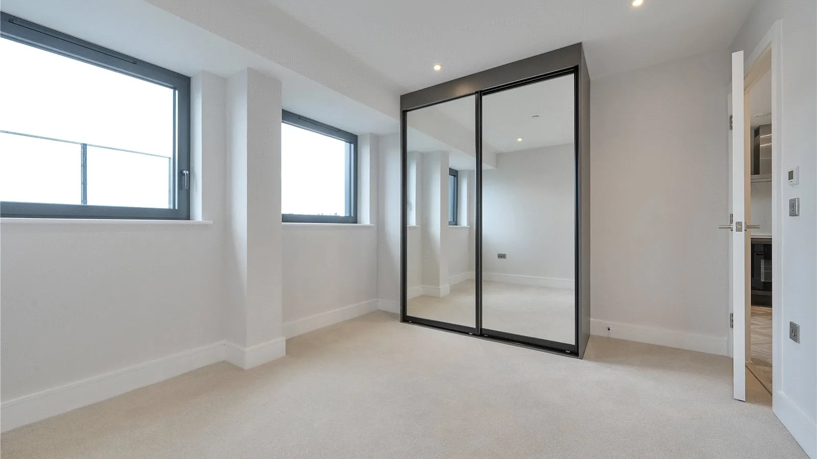 Flat Cockfosters Road in Greater London