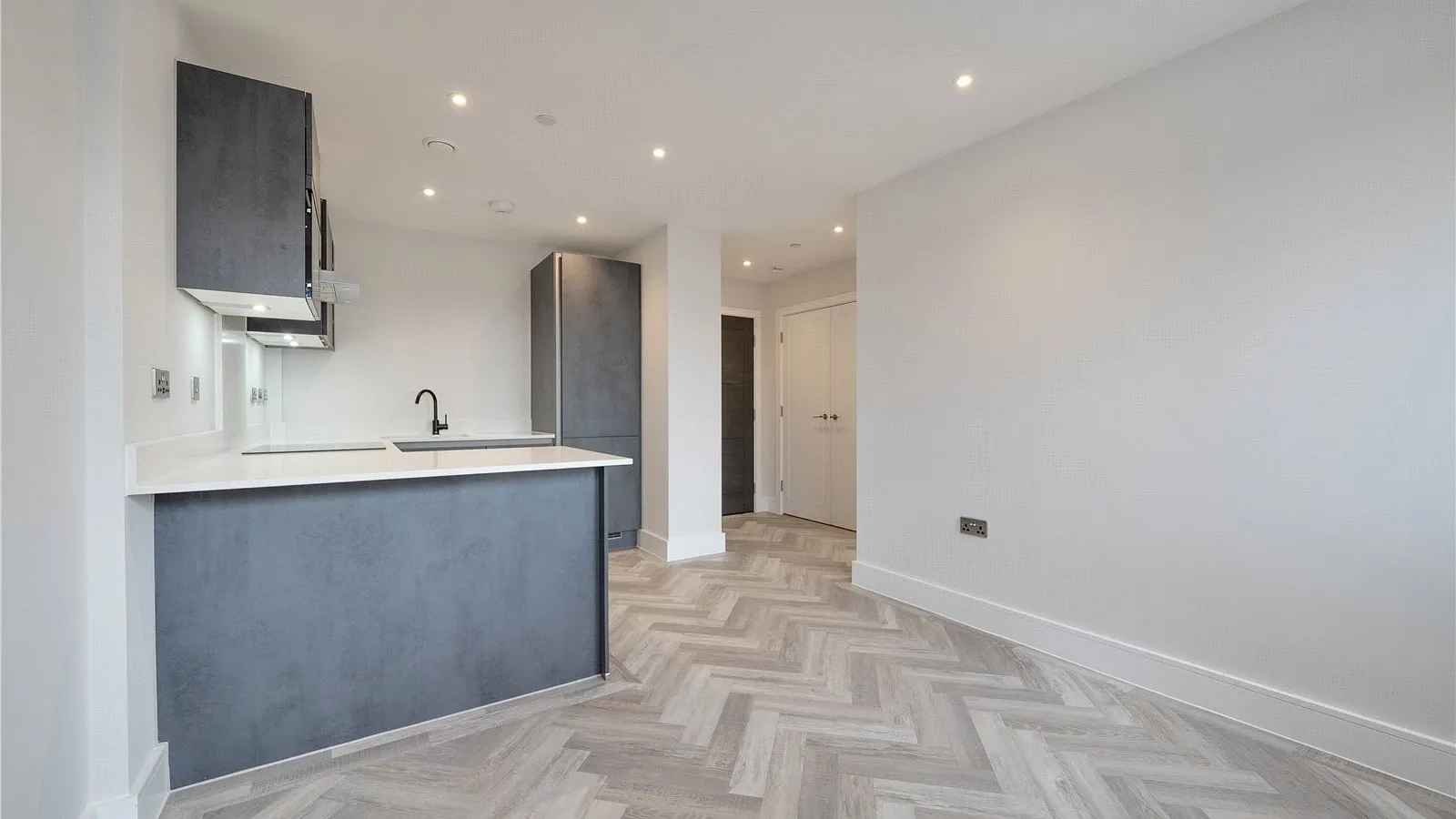 Flat Cockfosters Road in Greater London
