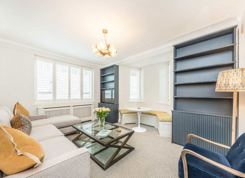 Flat Franklins Row in Greater London