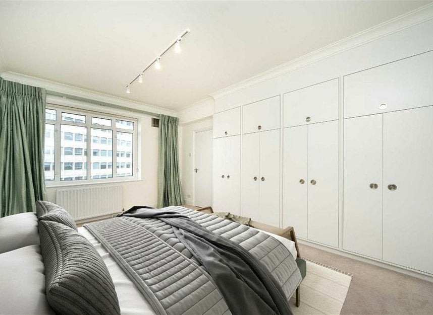 Flat Cerney Mews in City of Westminster