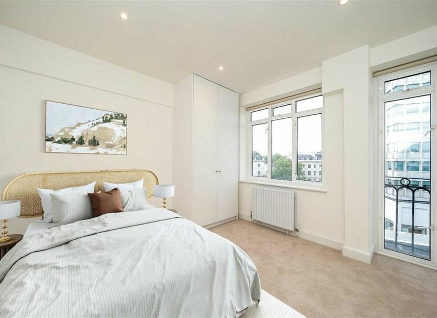 Flat Cerney Mews in City of Westminster
