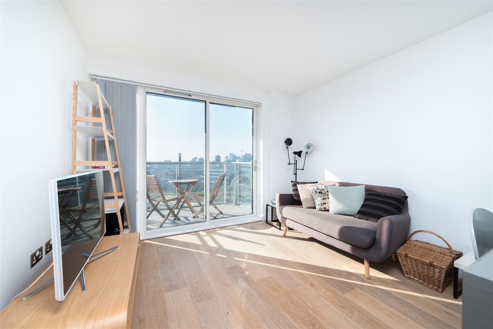 Flat Richmix Square in Greater London