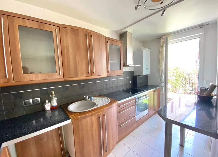 Flat Rue Jean Cessou in Les Mureaux