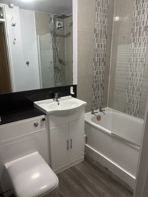 Flat Lyham Road in Greater London