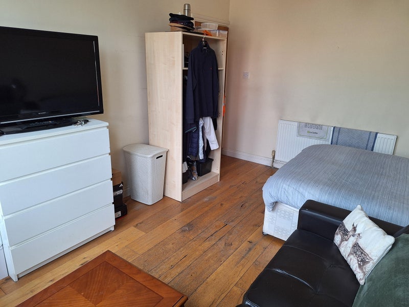 Room Durnsford Road in Greater London
