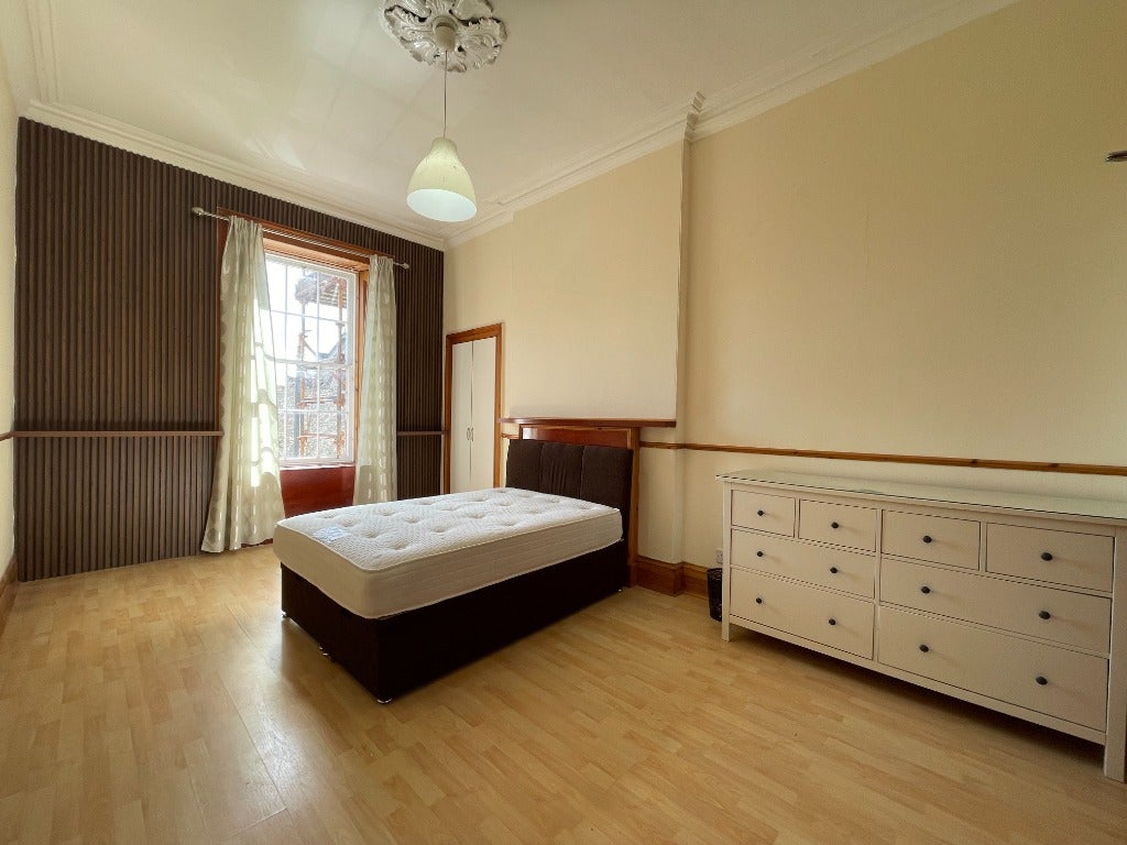 Flat Otago Street in Glasgow