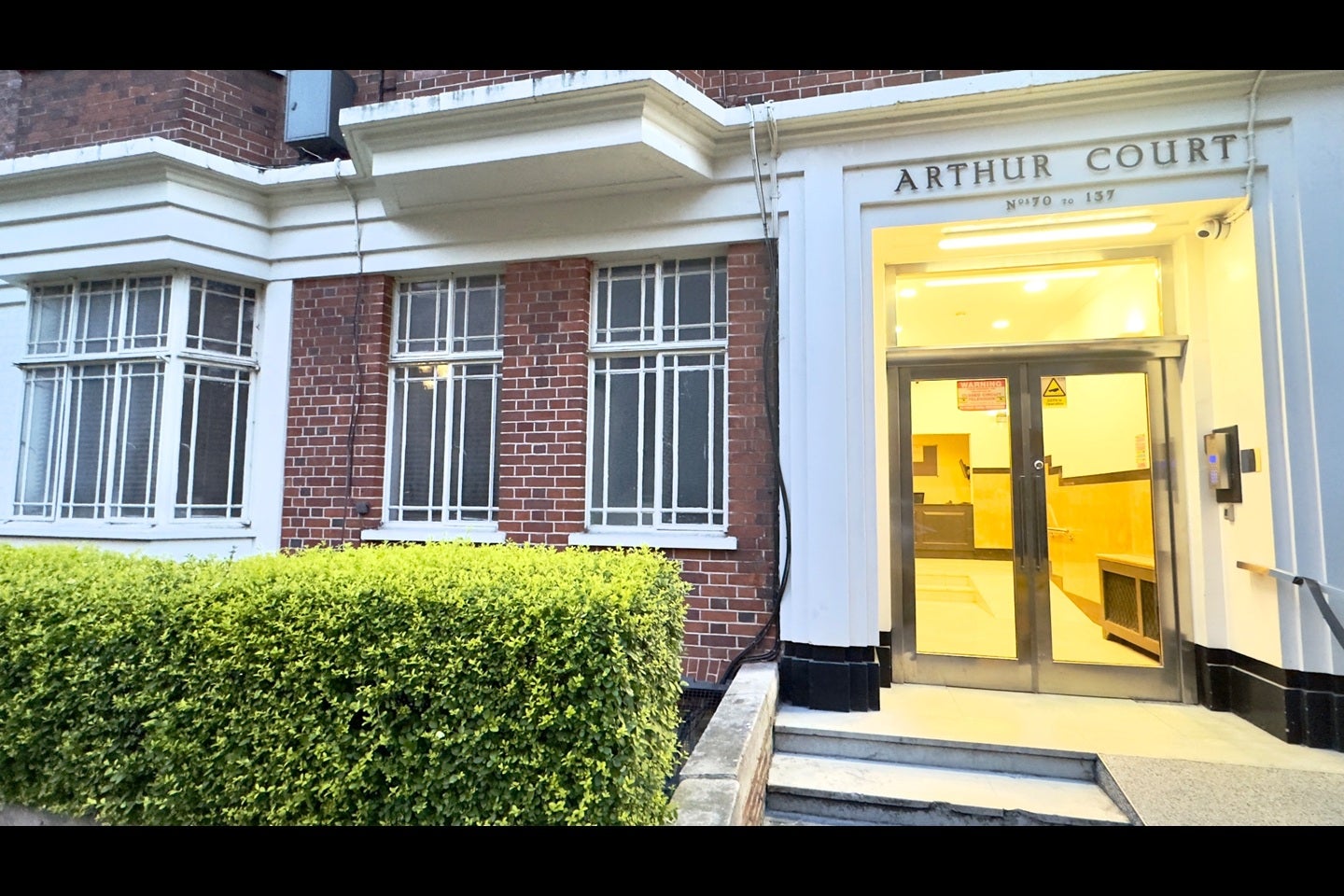 Flat Hatherley Grove in City of Westminster