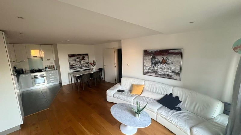 Room Worple Road in Greater London
