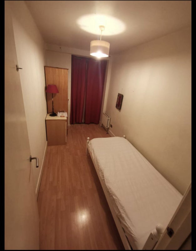 Room Upper Ground in Greater London