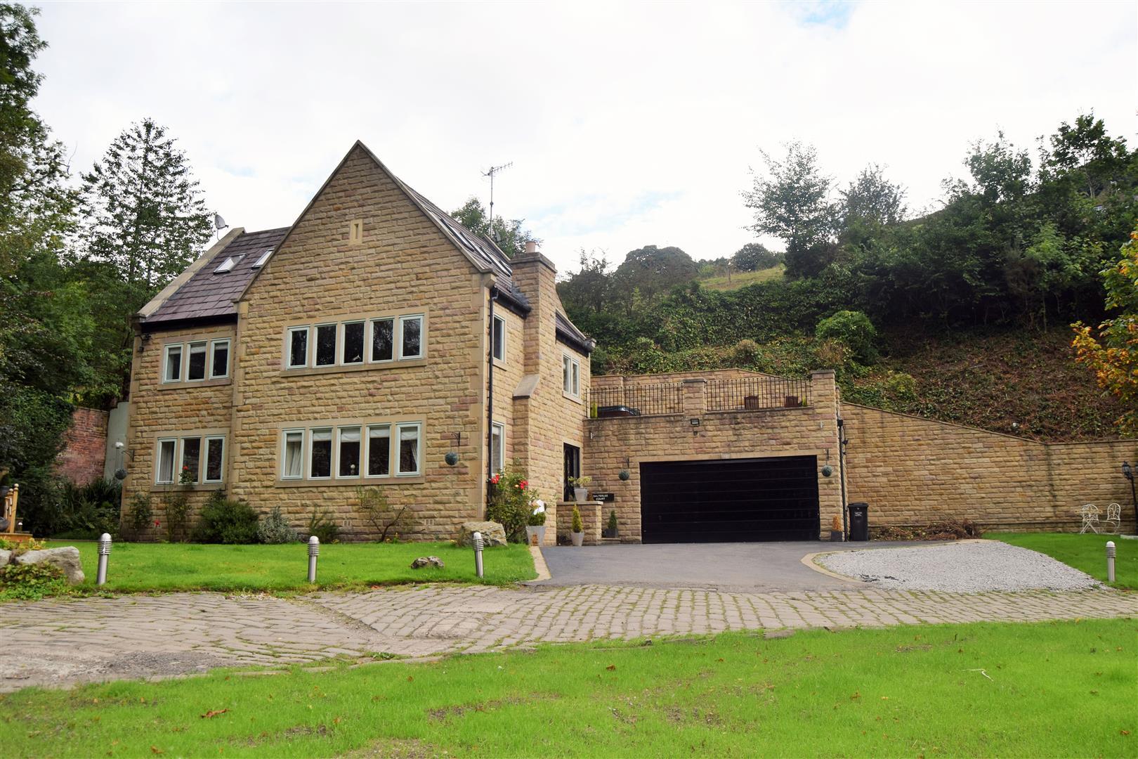 House Kell Lane in Calderdale