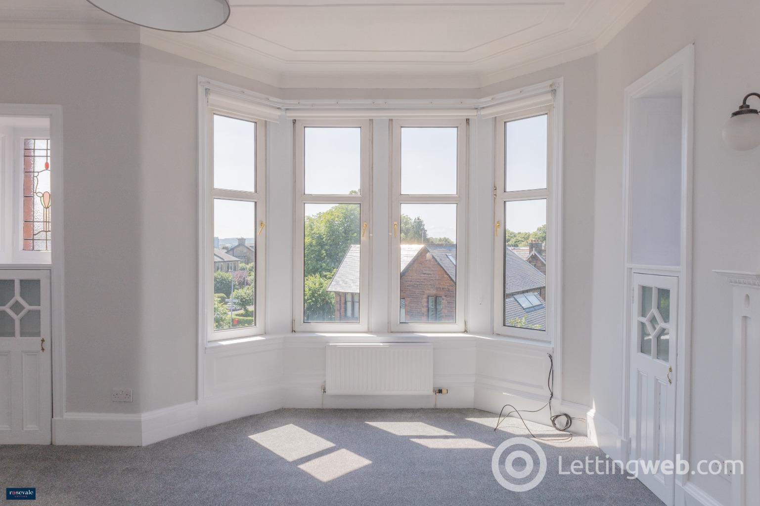 Flat Woodcroft Avenue in Glasgow