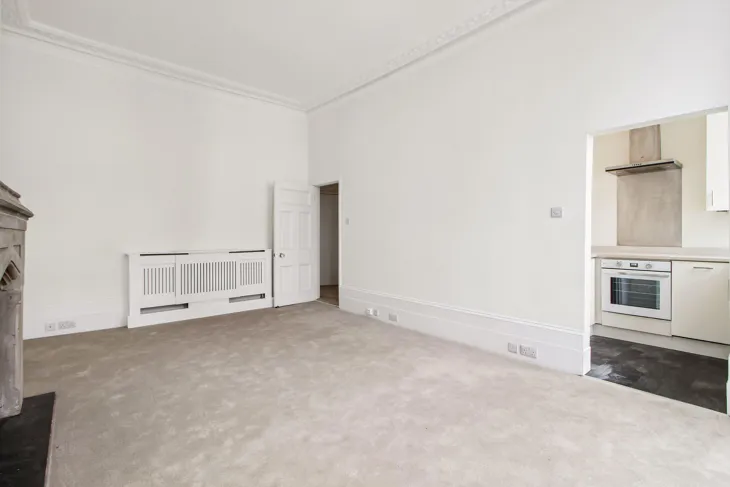 Flat Elgin Crescent in Greater London