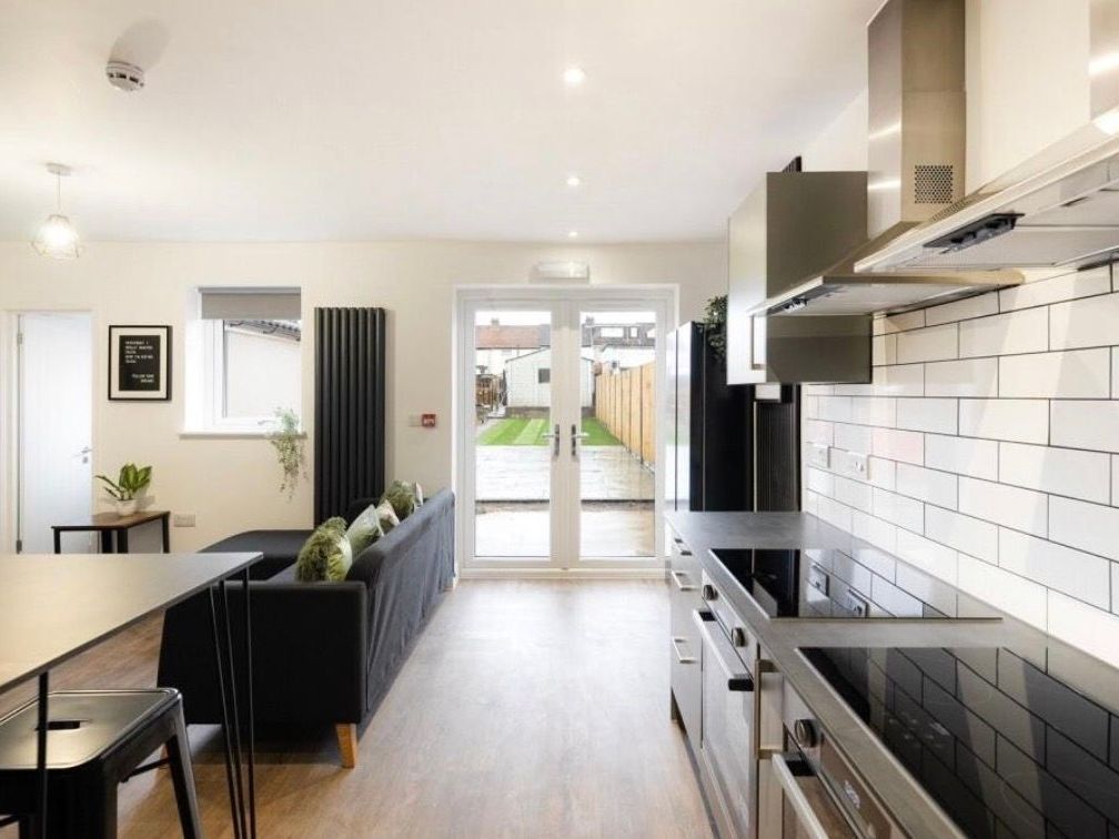 Room Ninth Avenue in Filton
