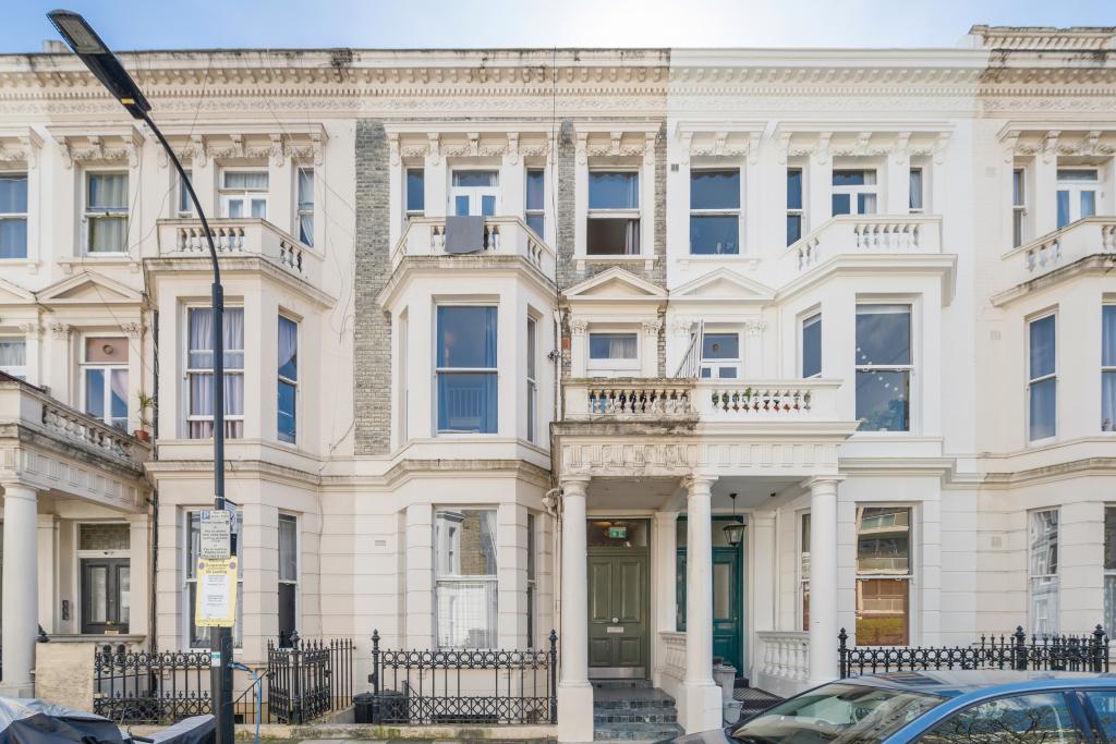 Flat Fairholme Road in Greater London