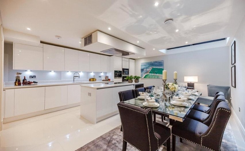 Flat Rainville Road in Greater London