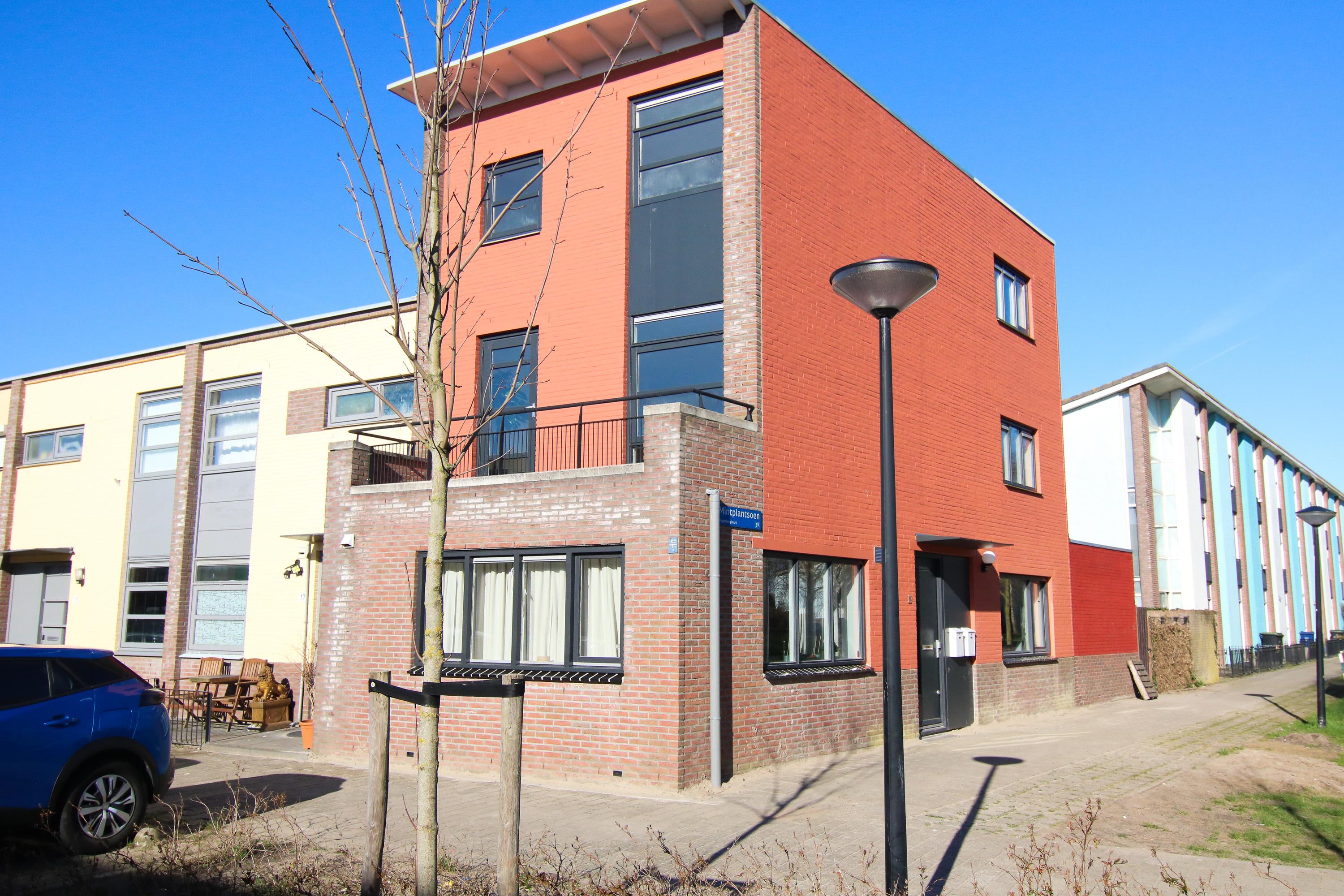 Appartement Mintplantsoen 60 in Almere