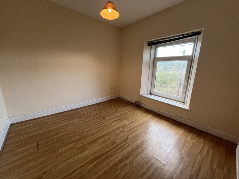 Flat Ashgrove in Pontyberem