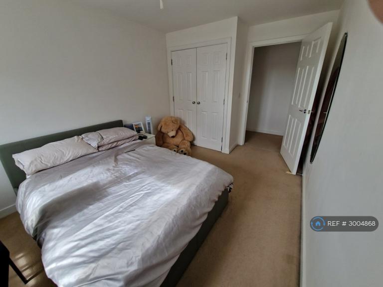 Flat Ducketts Mead in Shinfield