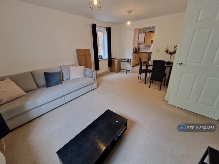 Flat Ducketts Mead in Shinfield