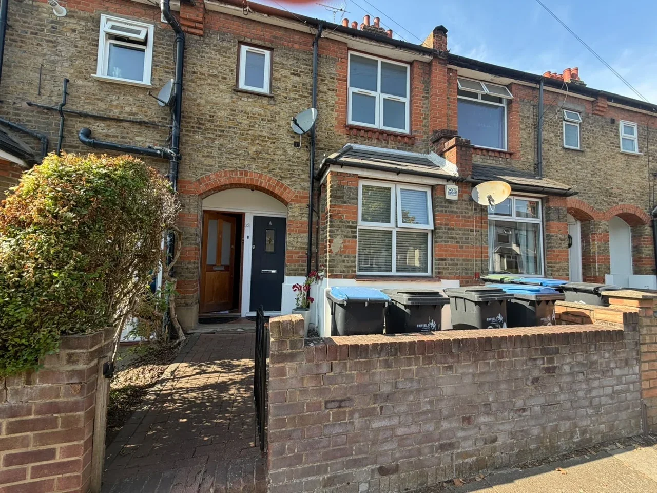 Flat Landseer Road in Greater London