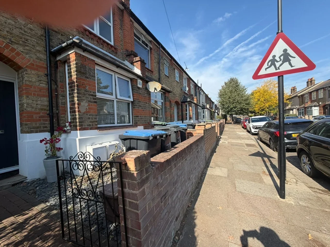 Flat Landseer Road in Greater London