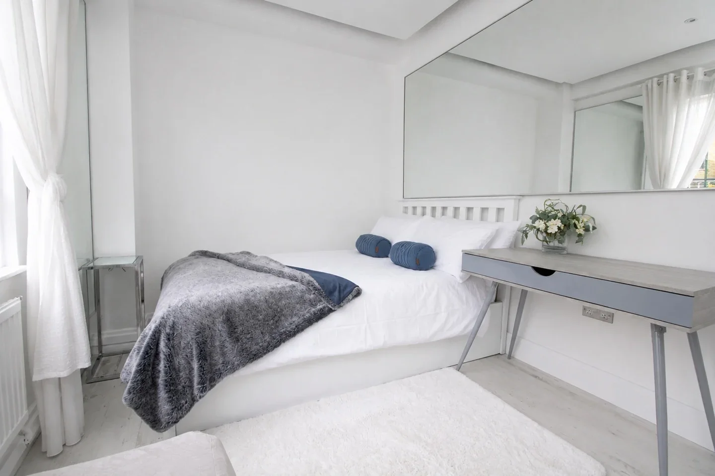 Room John Aird Court in City of Westminster