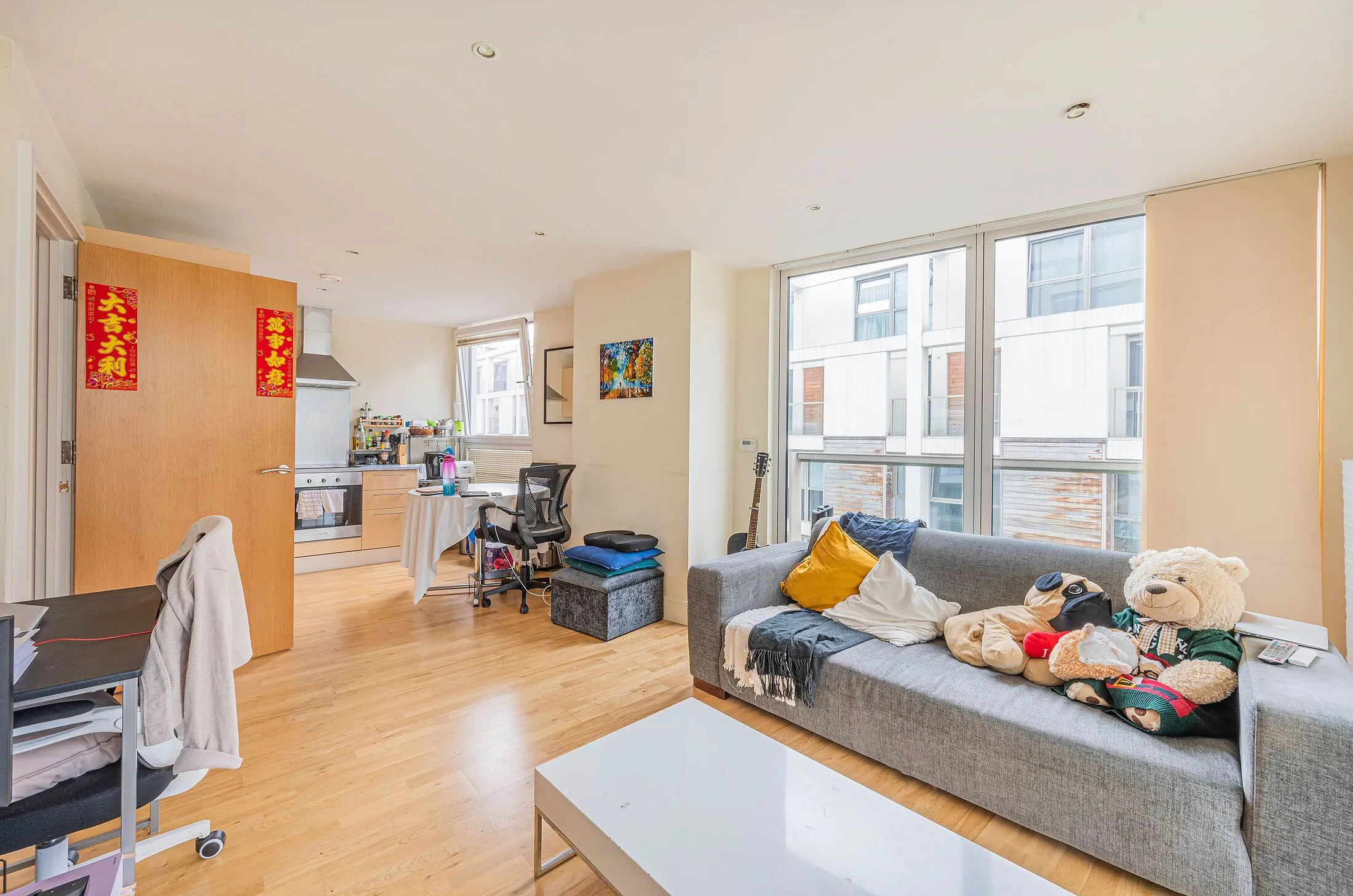 Flat Lanterns Way in Greater London
