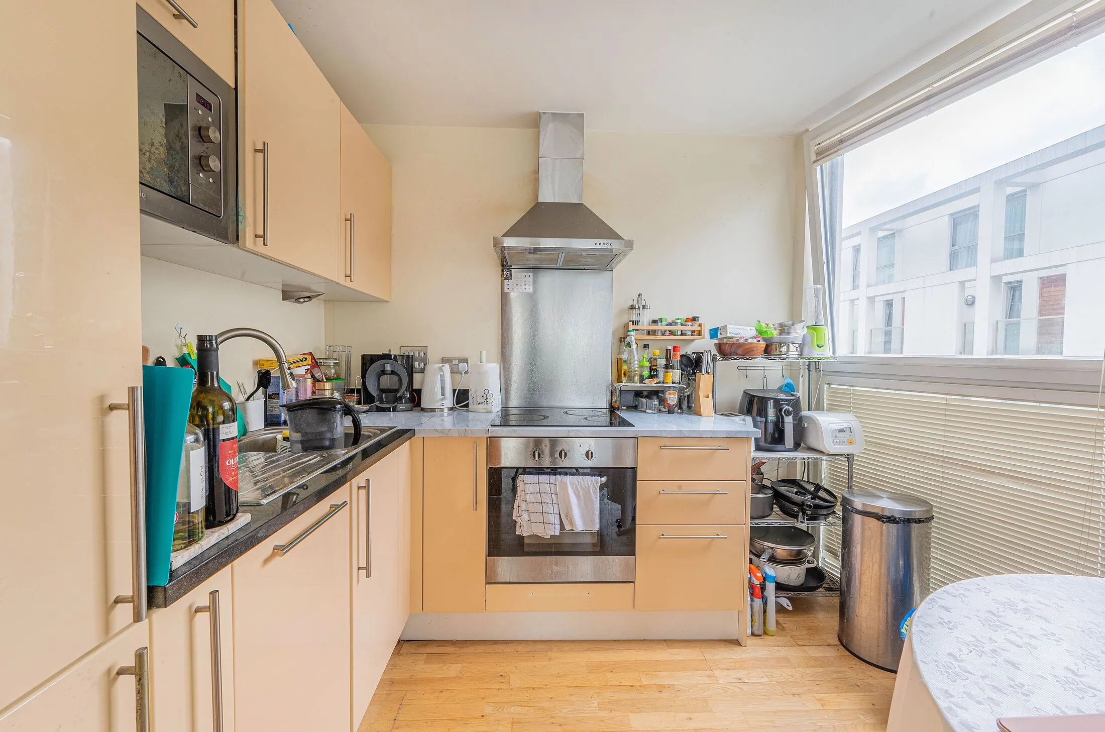Flat Lanterns Way in Greater London