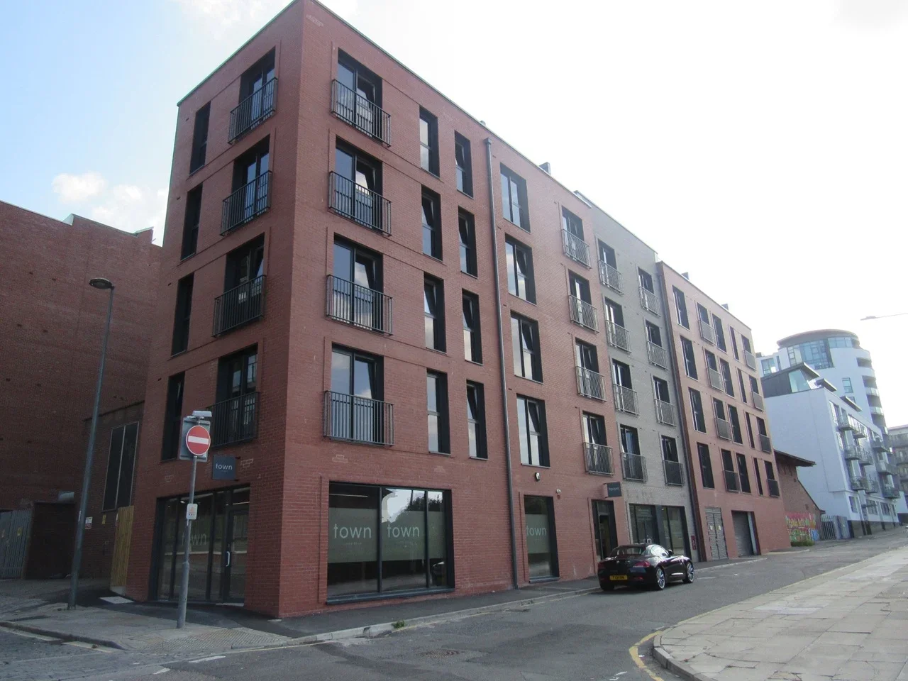 Flat Lydia Ann Street in Liverpool