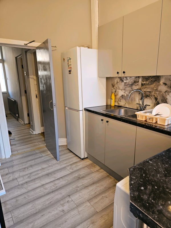 Room Ash Grove in Manchester