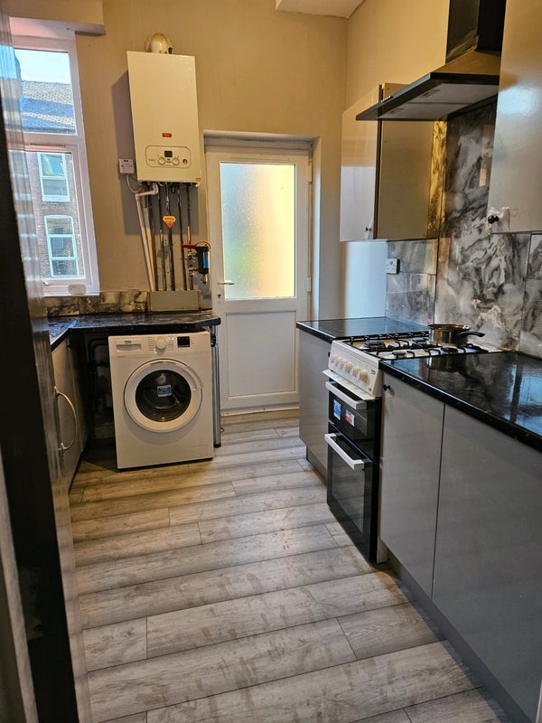 Room Ash Grove in Manchester