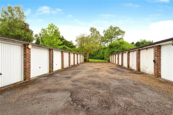 Flat Sandrock Road in Tunbridge Wells