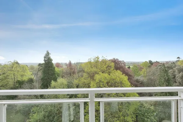 Flat Sandrock Road in Tunbridge Wells