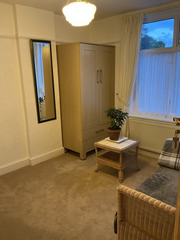Room Sunnydene Avenue in Greater London