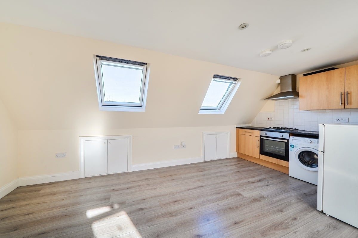 Flat Shenley Road in Hertsmere