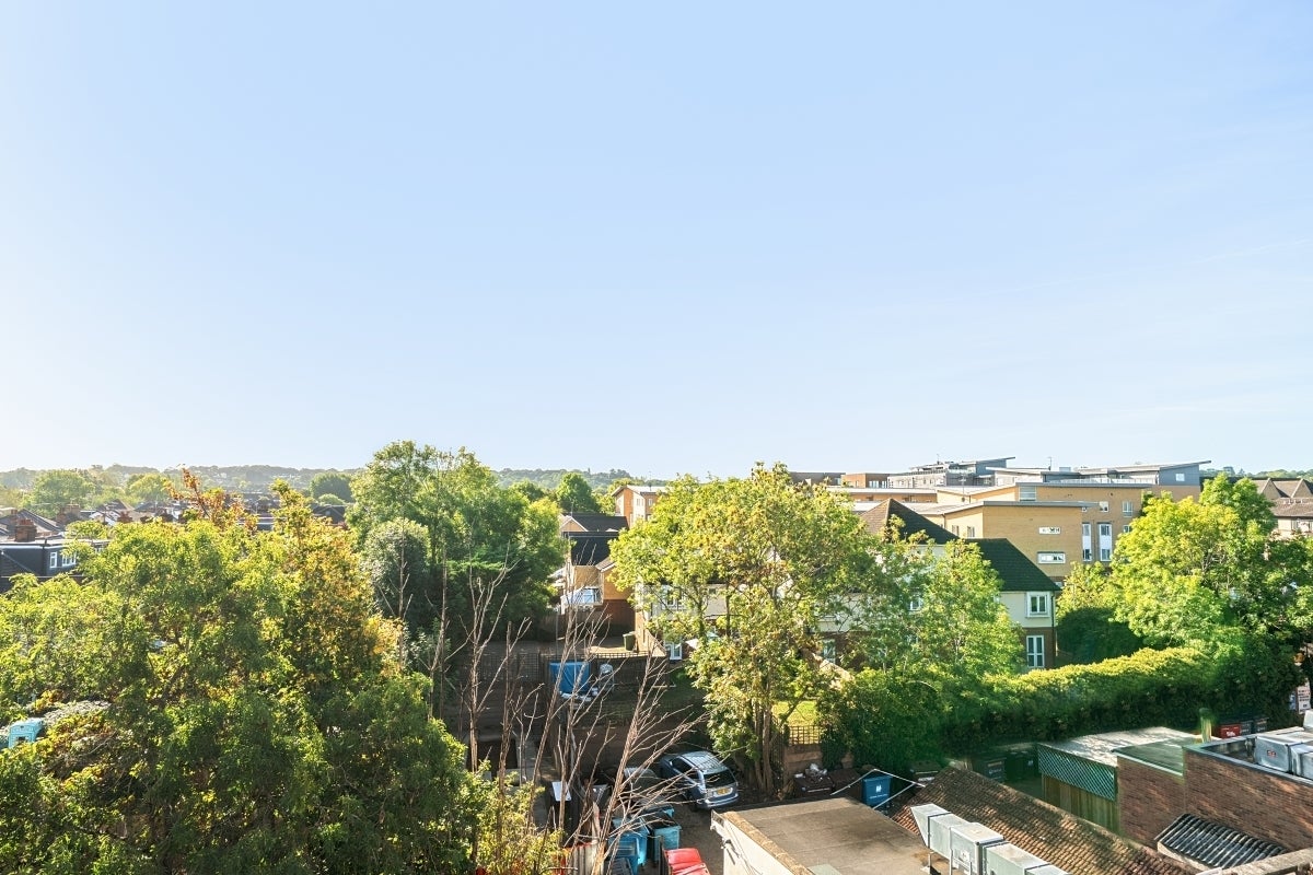 Flat Shenley Road in Hertsmere
