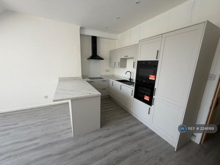 Flat Sefton Drive in Liverpool