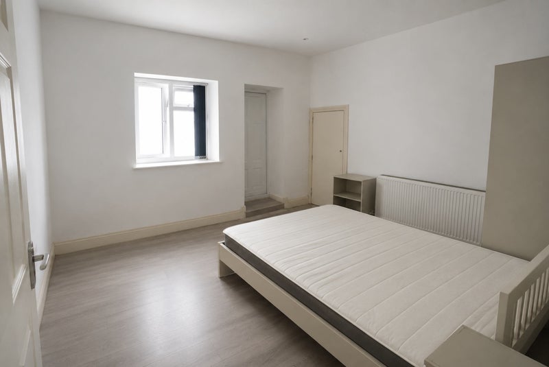 Room Tylney Road in Greater London