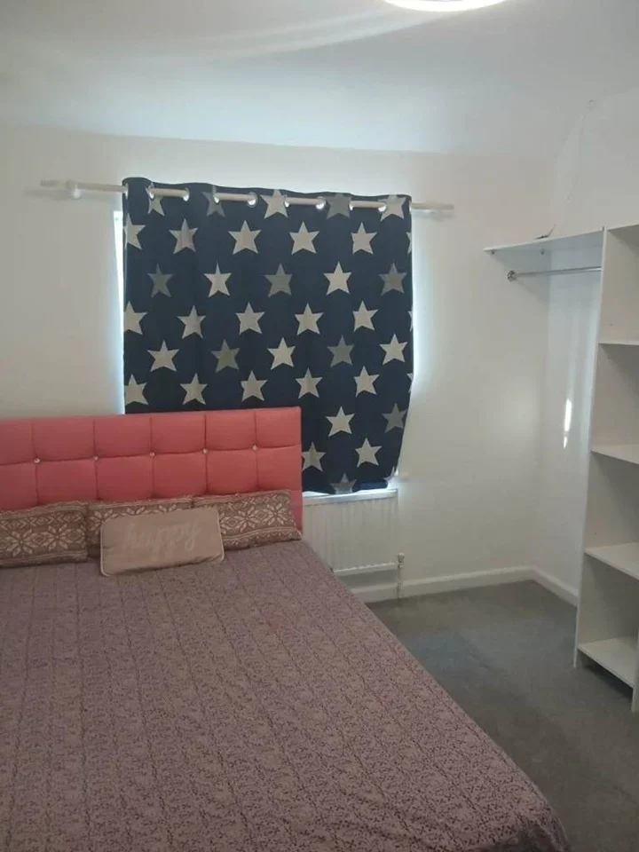 Room Green Lane in Greater London