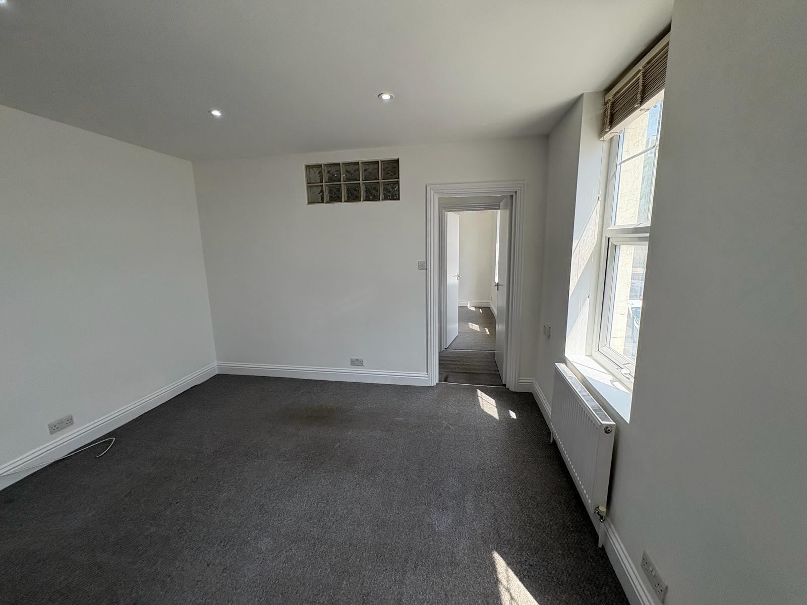 Flat Woolwich Road in Greater London