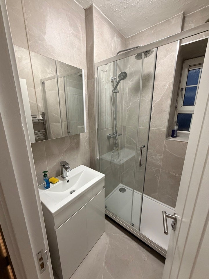 Room Tanners Hill in Greater London