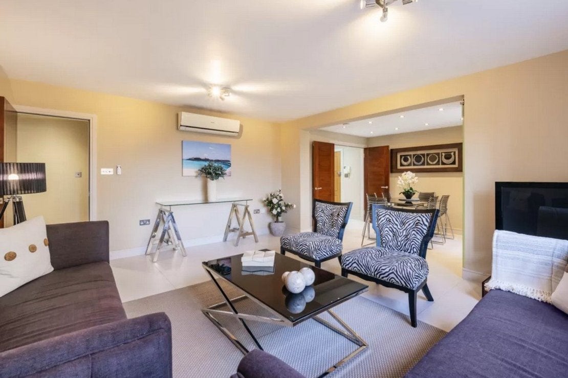 Flat Finchley Road in Greater London