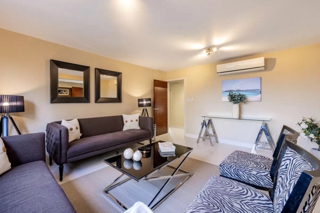 Flat Finchley Road in Greater London