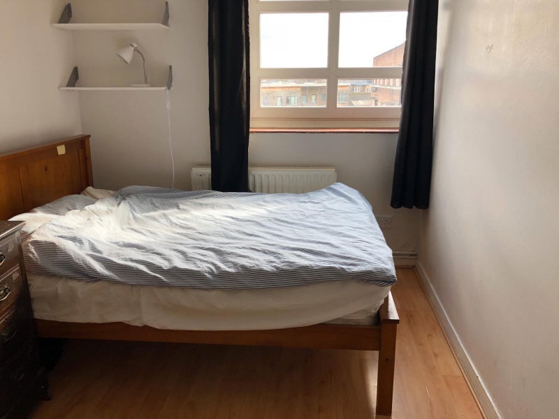 Room Mead Place in Greater London