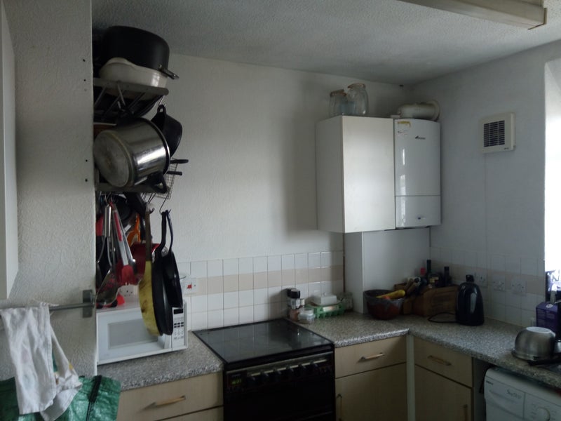 Room Mead Place in Greater London