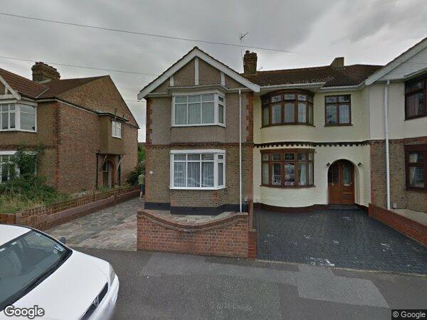 Room Philip Avenue in Greater London