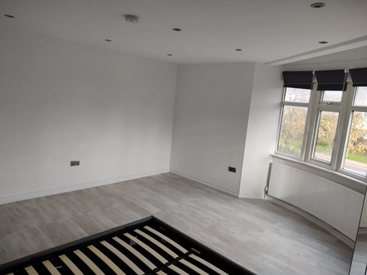 Flat Capthorne Avenue in Greater London