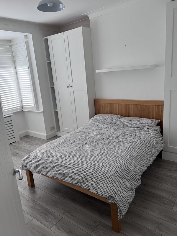 Room Harland Road in Greater London