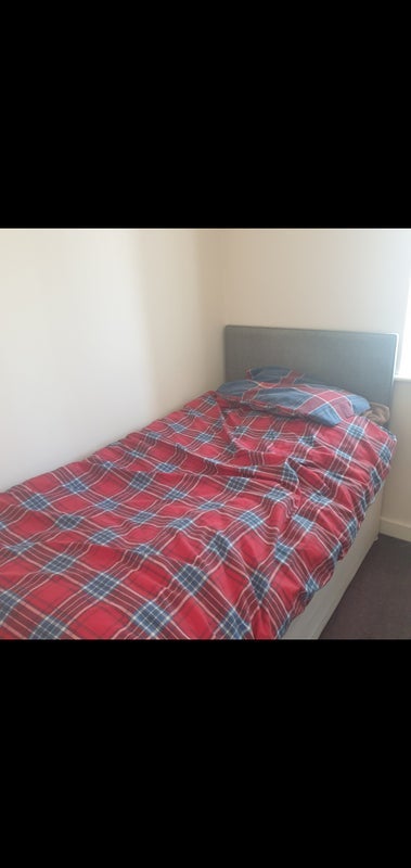Room Lapworth Road in Coventry