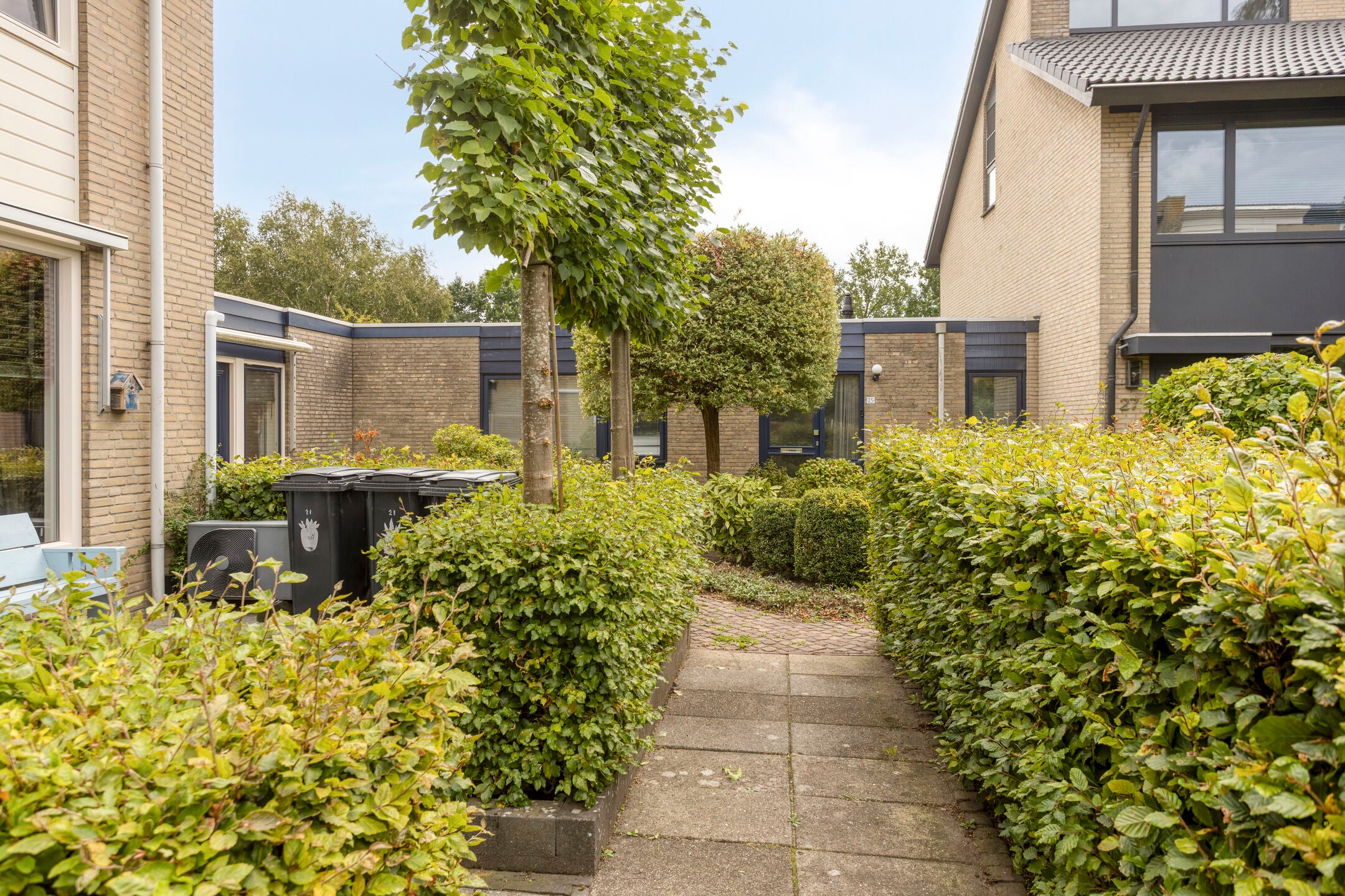 Tussenwoning te koop: Contrabas 23, Etten-Leur